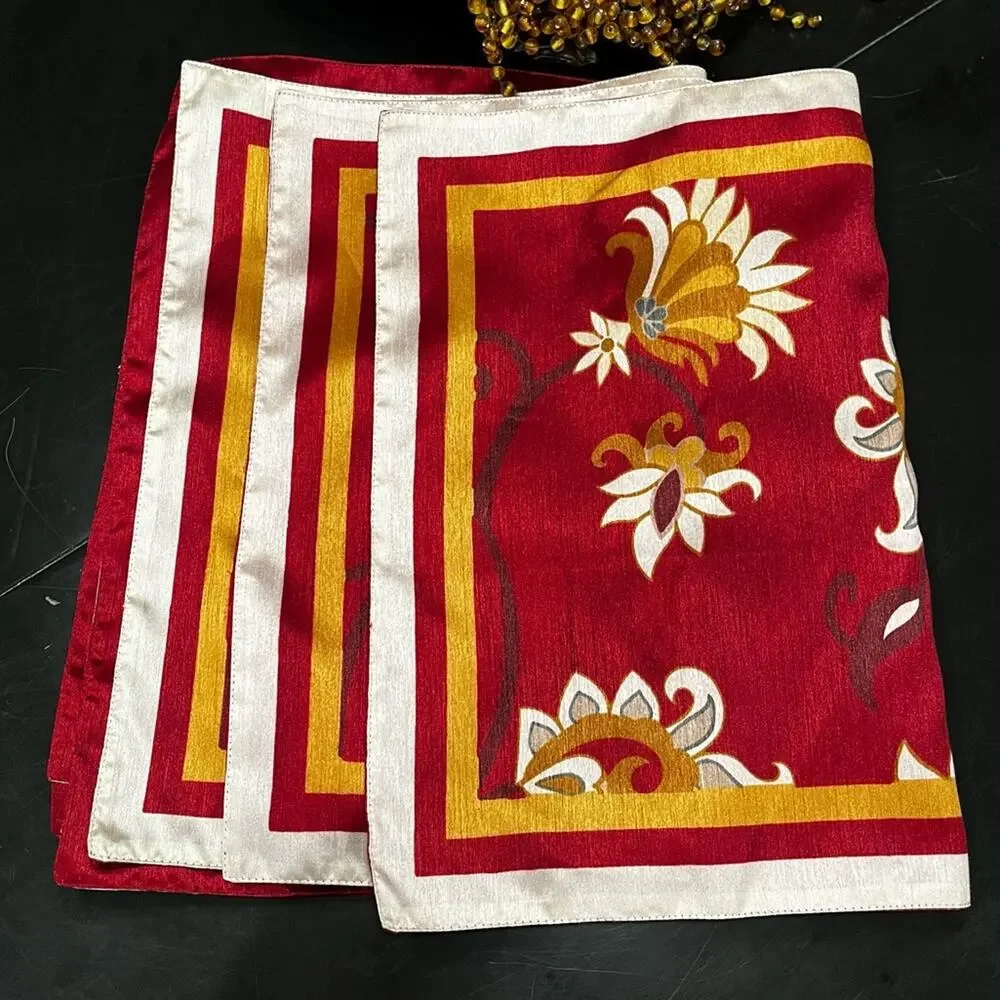 NEW Z Gallerie Silk Blend Floral Rectangular Placemats 20”x14” Set 4 Cranberry